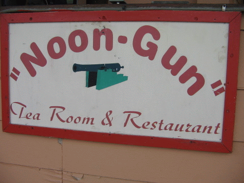 Noon Gun Tea room, Signal Hill, Cape Town Culture, Cape Town