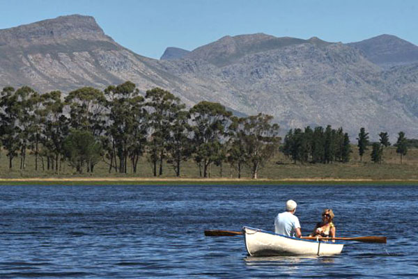 Rowing on the dam at Bartholomeus Klip