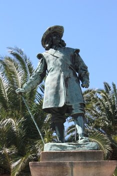 Jan Van Riebeeck, Cape Town Statues